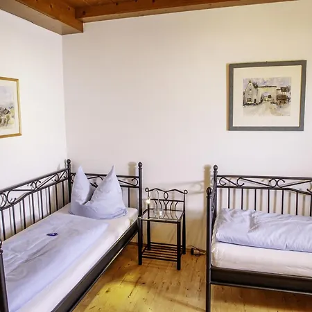 Cozy In Ruhmannsfelden With Swimming Pool Lejlighed