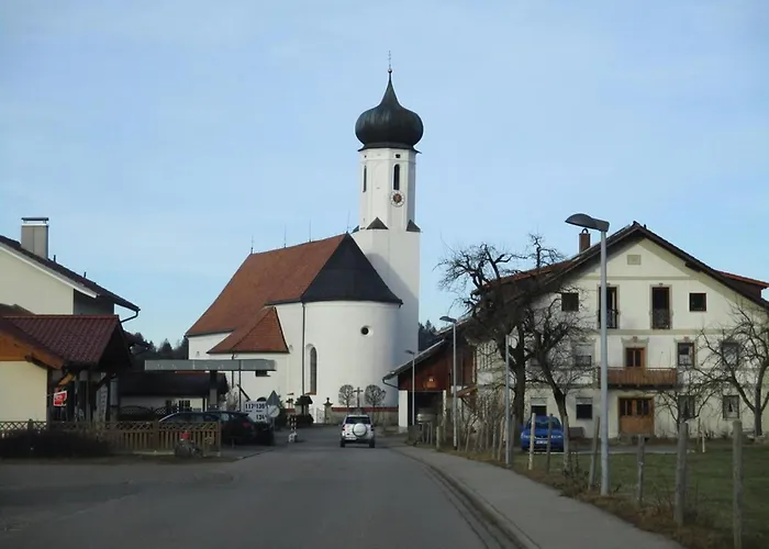 Cozy In Ruhmannsfelden With Swimming Pool شقة *