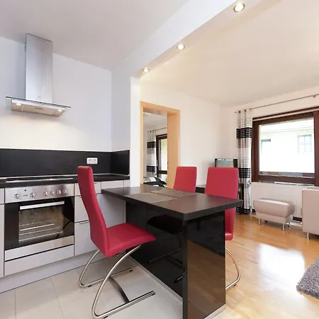 Cozy In Ruhmannsfelden With Swimming Pool Apartment