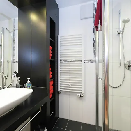 Cozy In Ruhmannsfelden With Swimming Pool Apartment