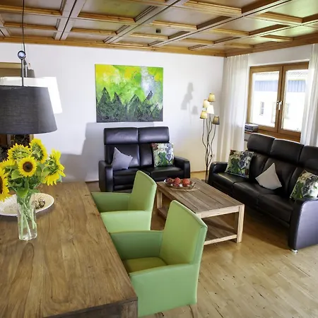 Cozy In Ruhmannsfelden With Swimming Pool Apartman